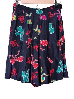 Vintage 80s Susan Bristol Navy Blue Bow Print Pleated Shorts Culottes size 4